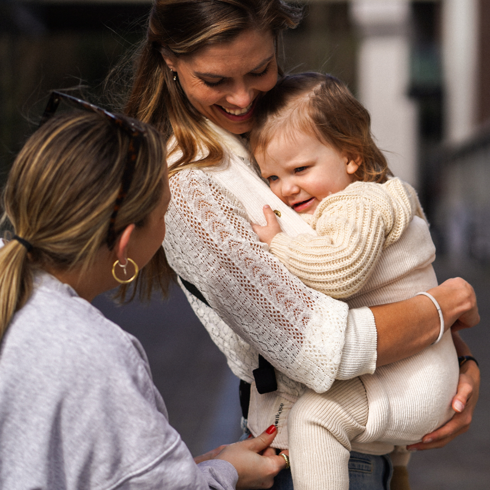 Three guidelines for safe babywearing